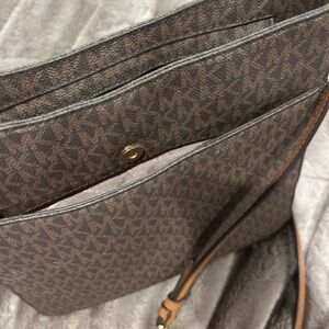 Michael cross body bag